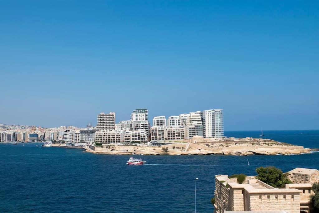 Vallettastay - Harbor View Gem -Sea View 2 Bed Apt Екстер'єр фото