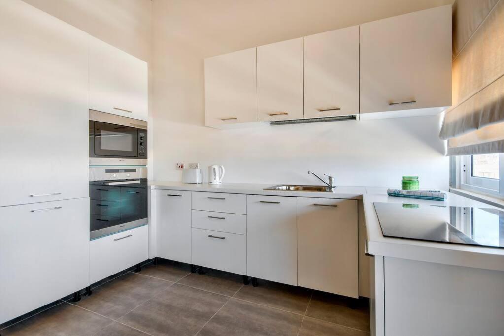 Vallettastay - Harbor View Gem -Sea View 2 Bed Apt Екстер'єр фото