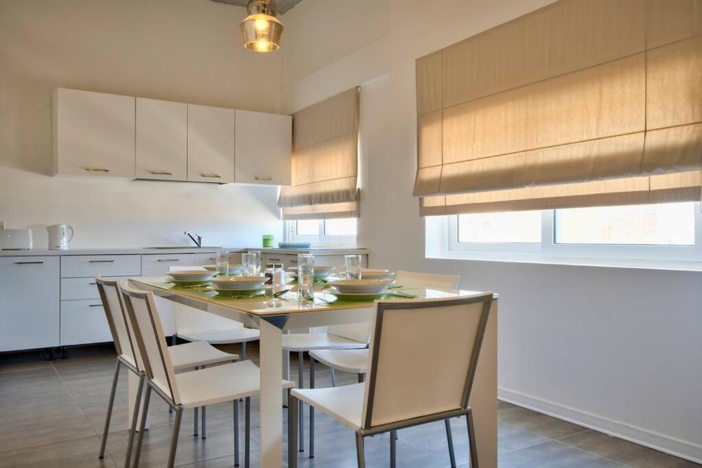Vallettastay - Harbor View Gem -Sea View 2 Bed Apt Екстер'єр фото