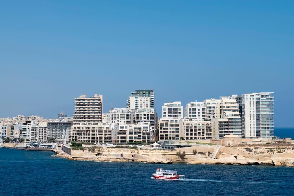 Vallettastay - Harbor View Gem -Sea View 2 Bed Apt Екстер'єр фото